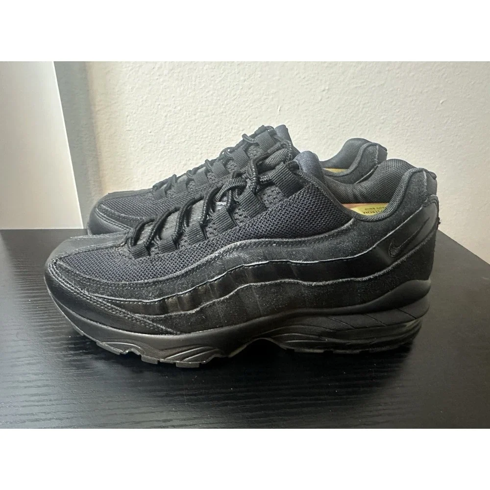 Nike Air Max 95 Triple Black Shoes sneakers Women's Size 8.5 / Youth Size 7Y
